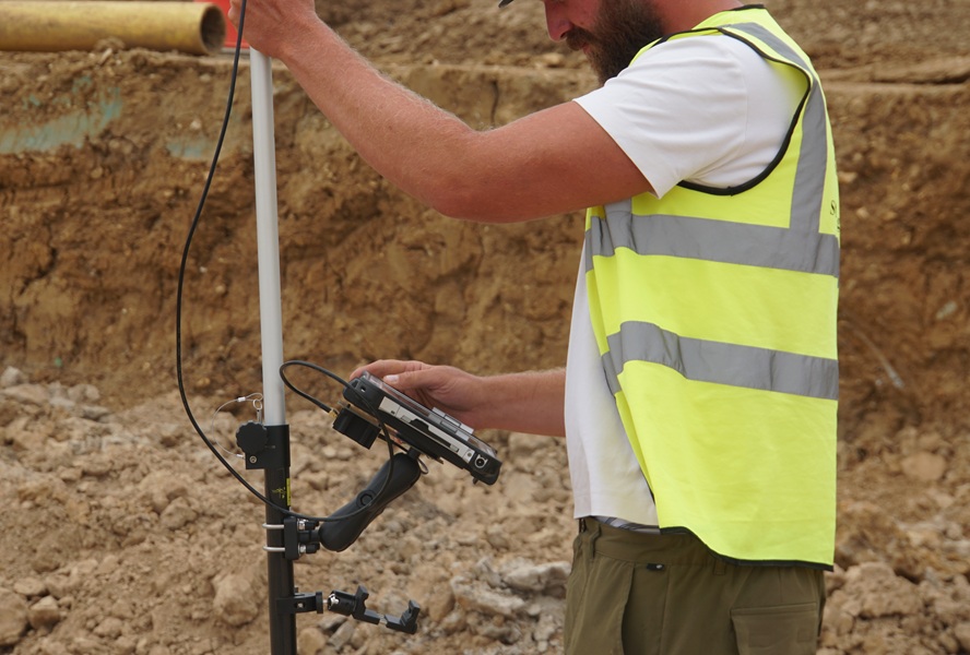 Manual setup and mapping using affordable RTK kit in Carlson SurvPC - surveyor