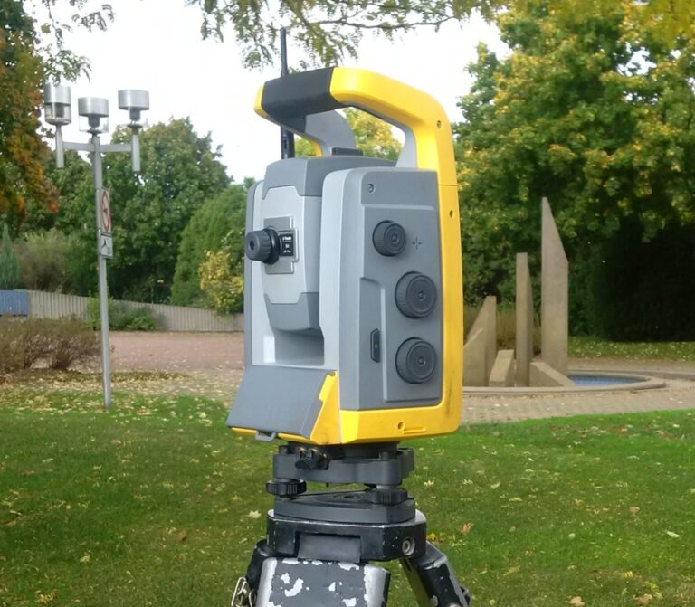 Surveying equipment explained: Total station